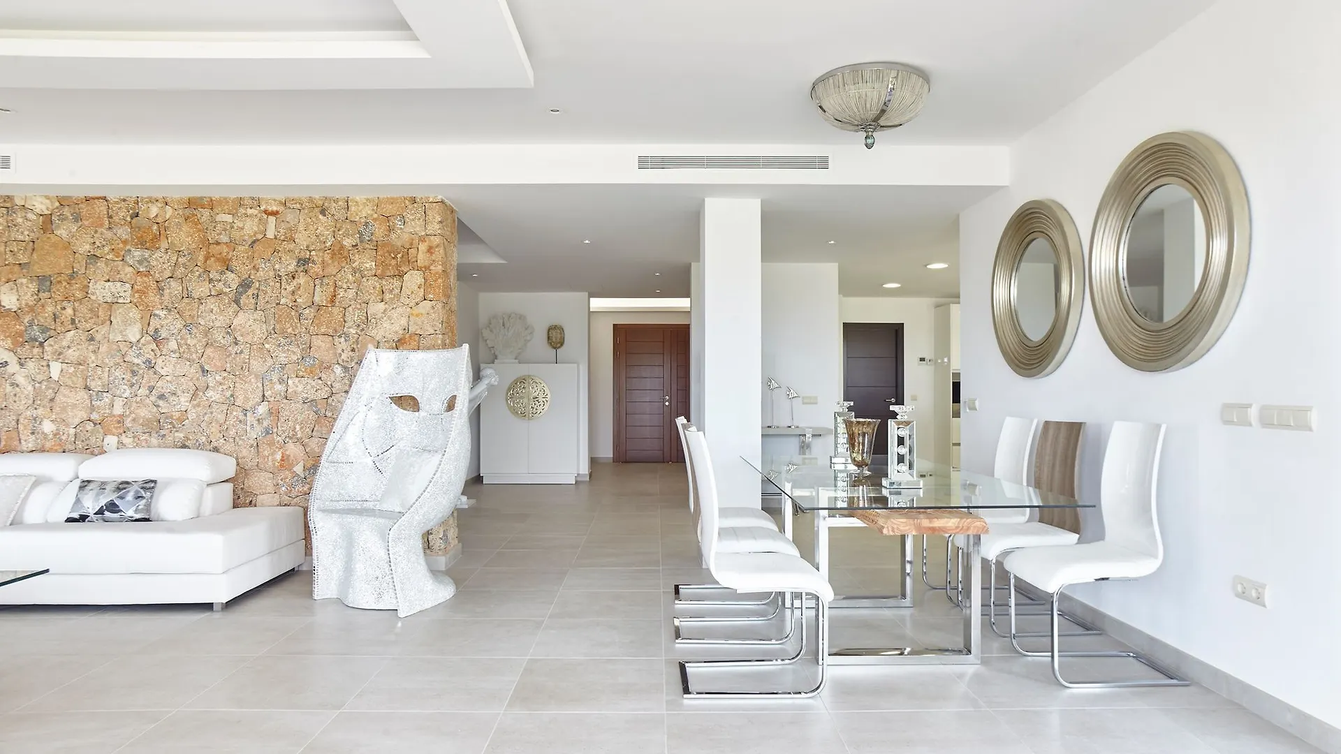 Villa White Duke San Antonio  Spain