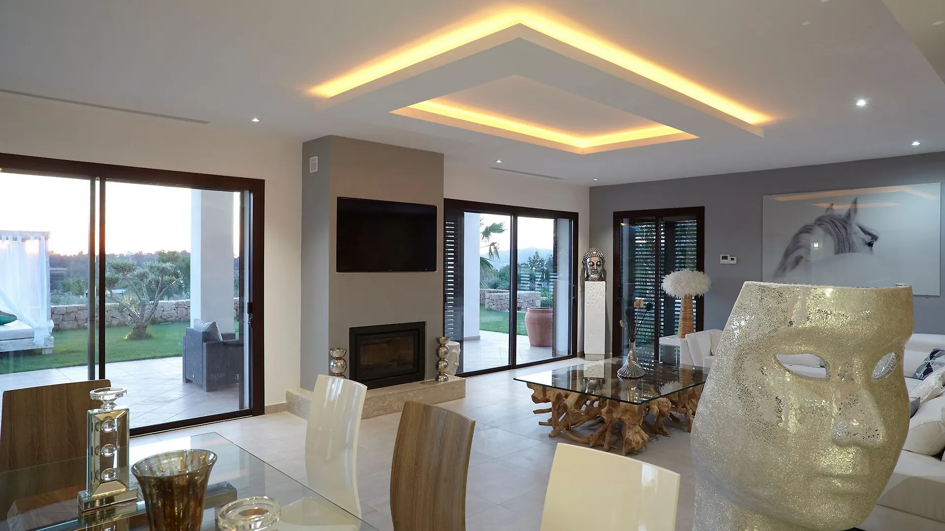 Villa White Duke San Antonio  Spain